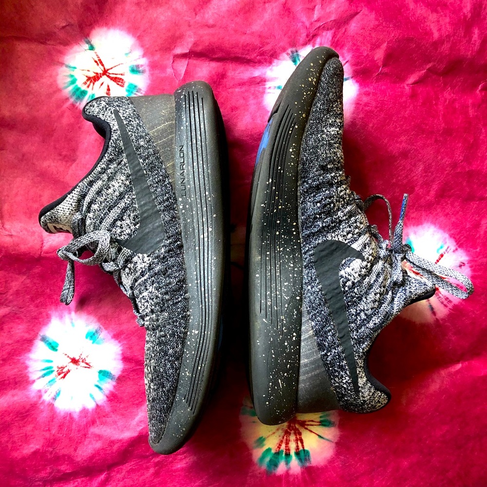 Nike Women's Lunarepic Low Flyknit 2 Runni…